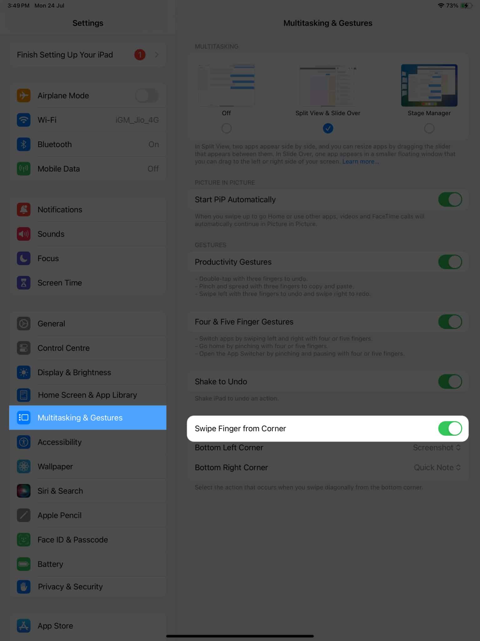 Tap Multitasking Gestures Swipe Centre from Corner in iPad settings