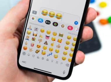 How to type emoji faster on iphone or ipad